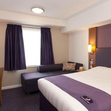 Premier Inn Birmingham South - Hall Green Екстер'єр фото
