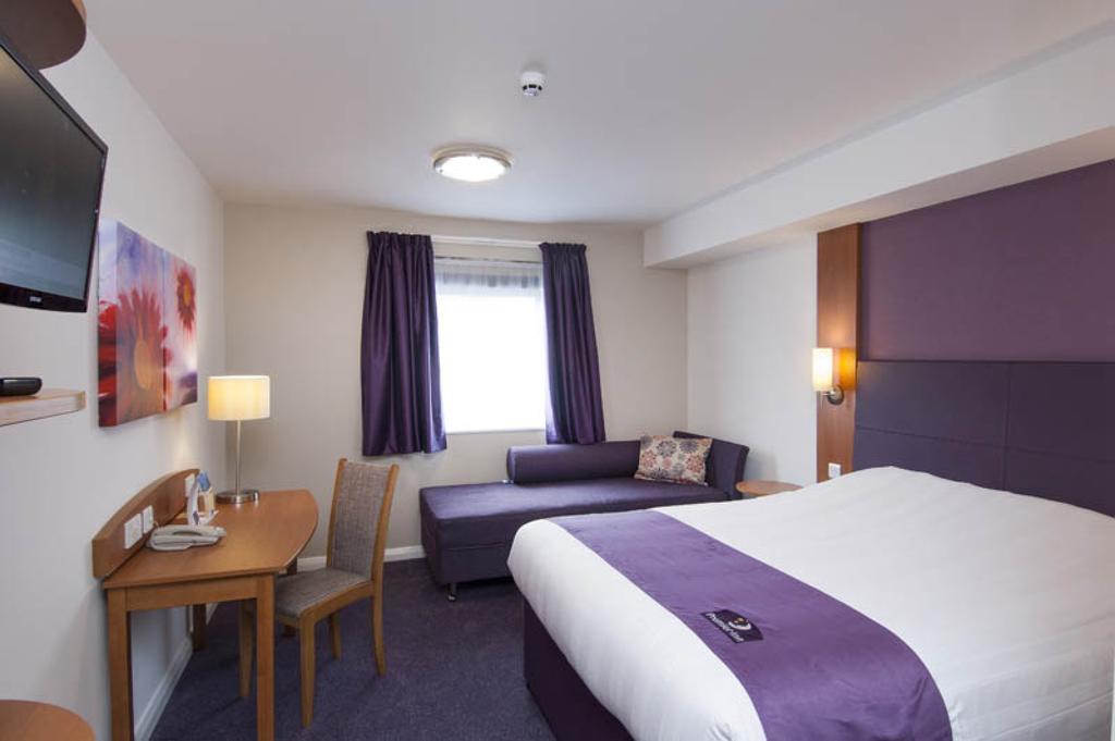 Premier Inn Birmingham South - Hall Green Екстер'єр фото